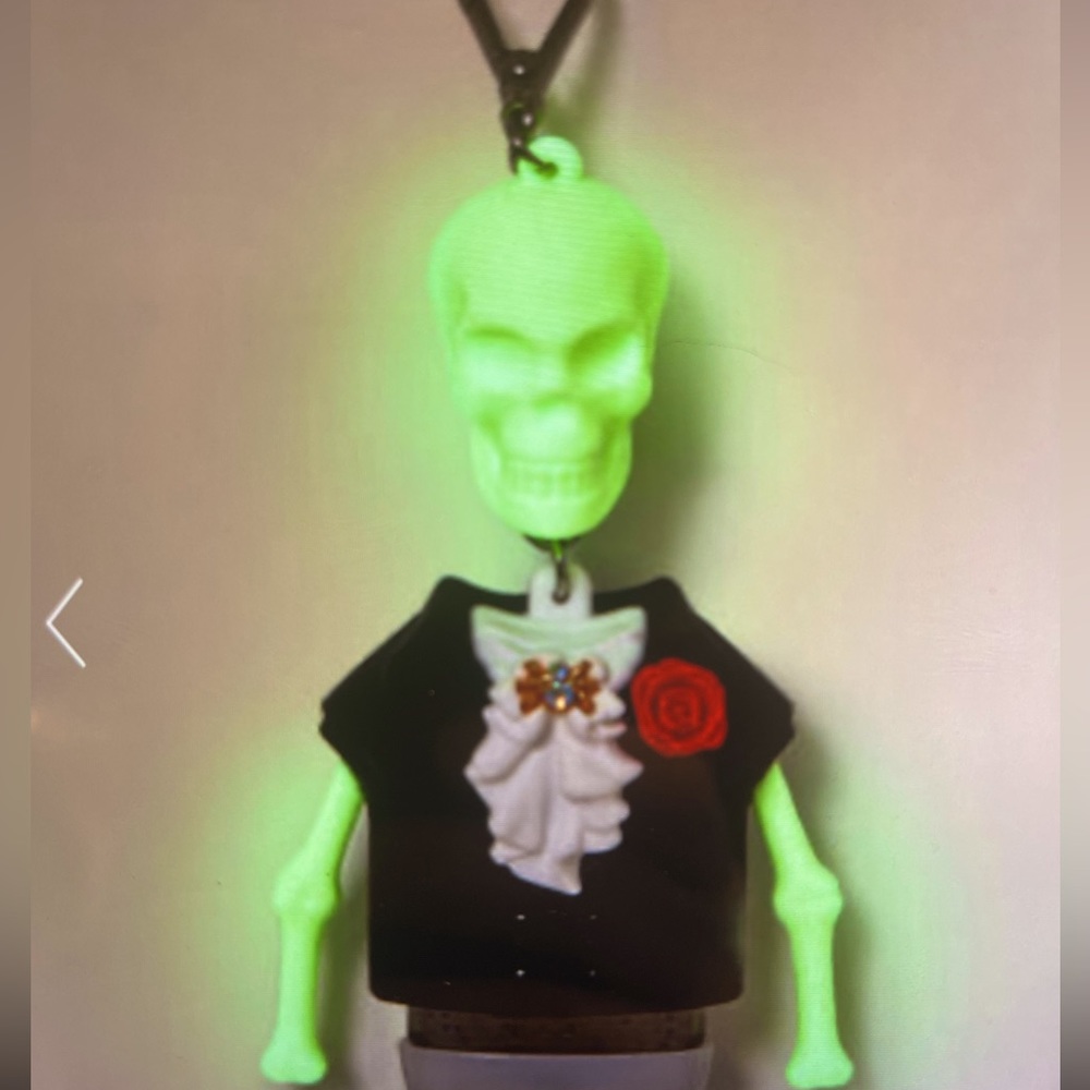 🎃BBW🎃GLOW IN DARK DAPPER SKELETON POCKETBACS HOLDER WITH CLIP NWT